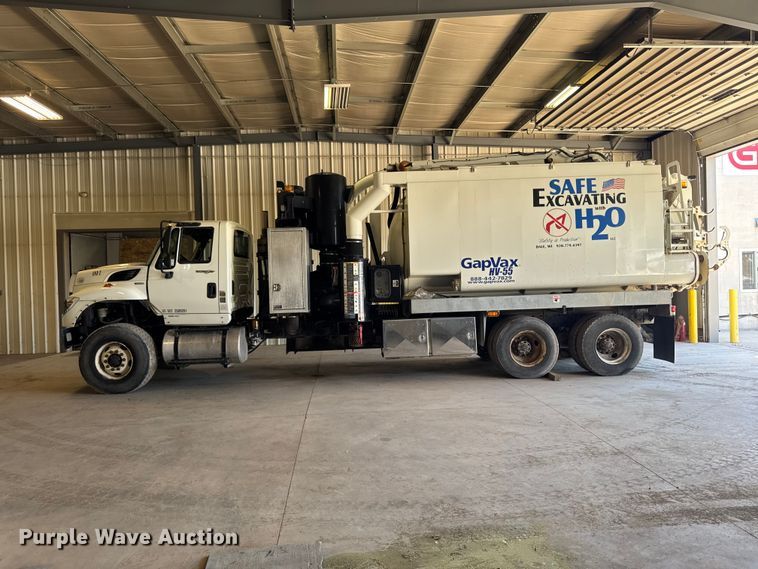 image for item DV2039 2011 International WorkStar 7300 hydrovac truck