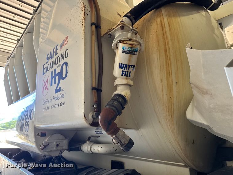 image for item DV2039 2011 International WorkStar 7300 hydrovac truck