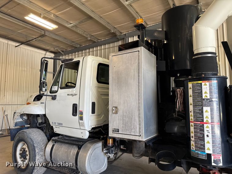 image for item DV2039 2011 International WorkStar 7300 hydrovac truck