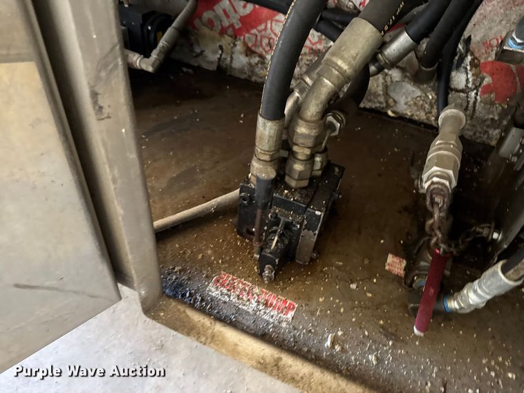 image for item DV2039 2011 International WorkStar 7300 hydrovac truck
