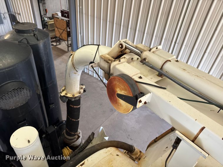 image for item DV2039 2011 International WorkStar 7300 hydrovac truck