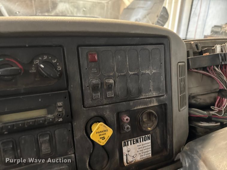 image for item DV2039 2011 International WorkStar 7300 hydrovac truck