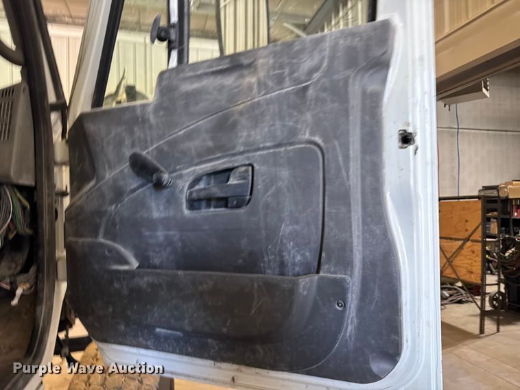 image for item DV2039 2011 International WorkStar 7300 hydrovac truck