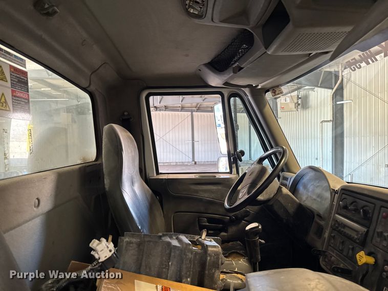 image for item DV2039 2011 International WorkStar 7300 hydrovac truck