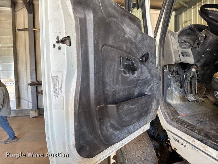 image for item DV2039 2011 International WorkStar 7300 hydrovac truck