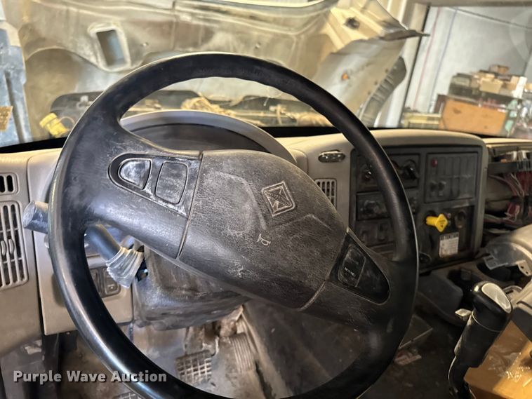image for item DV2039 2011 International WorkStar 7300 hydrovac truck