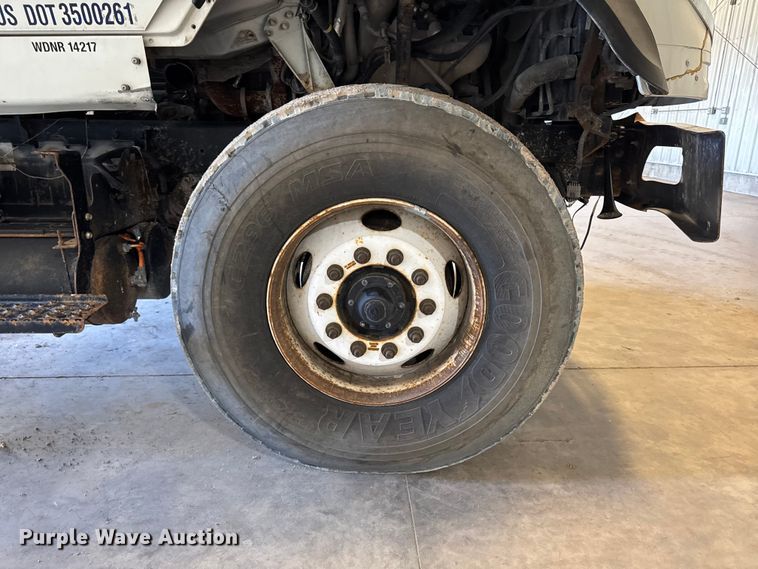 image for item DV2039 2011 International WorkStar 7300 hydrovac truck