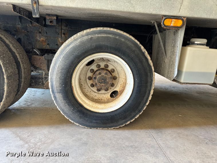 image for item DV2039 2011 International WorkStar 7300 hydrovac truck