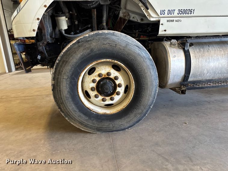 image for item DV2039 2011 International WorkStar 7300 hydrovac truck