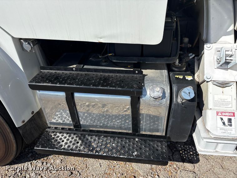 image for item DV8511 2014 Freightliner Business Class M2 digger derrick truck