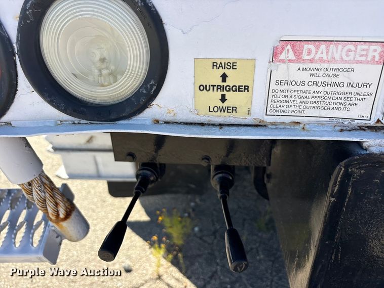 image for item DV8511 2014 Freightliner Business Class M2 digger derrick truck