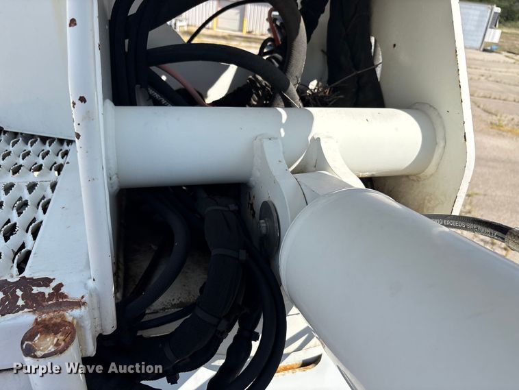 image for item DV8511 2014 Freightliner Business Class M2 digger derrick truck