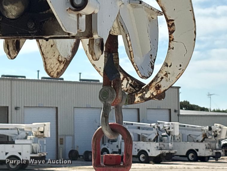 image for item DV8511 2014 Freightliner Business Class M2 digger derrick truck