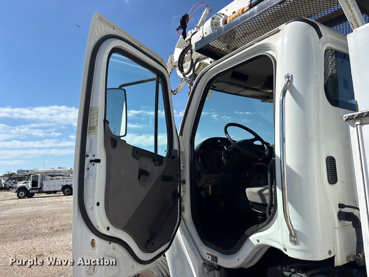 image for item DV8511 2014 Freightliner Business Class M2 digger derrick truck