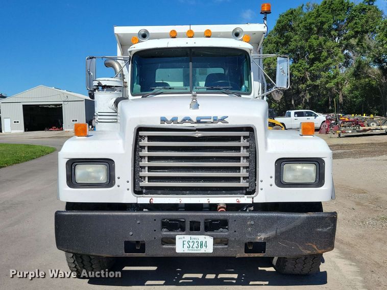 image for item DZ7276 1999 Mack RD688S dump truck