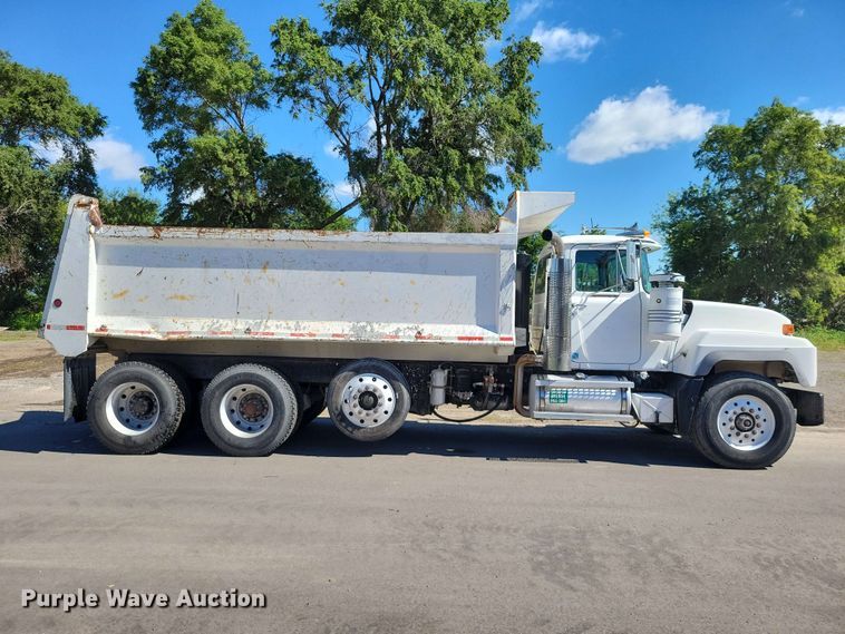 image for item DZ7276 1999 Mack RD688S dump truck