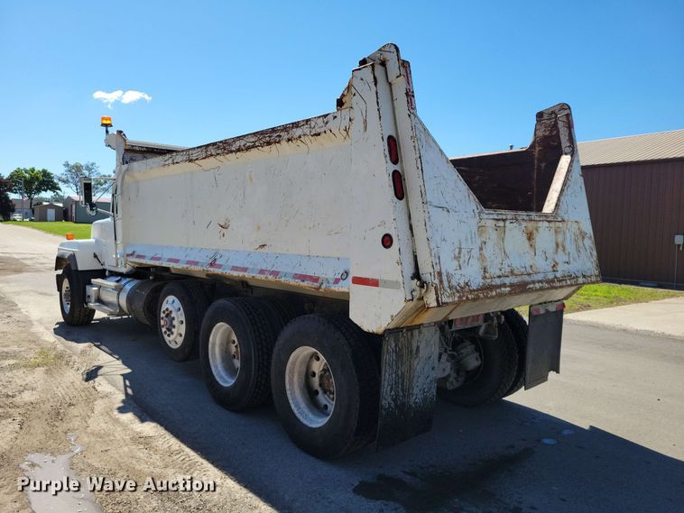 image for item DZ7276 1999 Mack RD688S dump truck