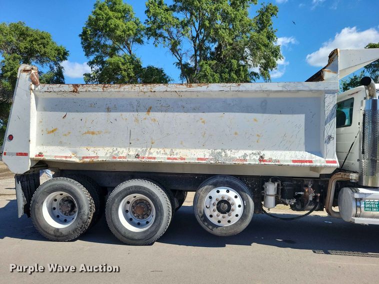 image for item DZ7276 1999 Mack RD688S dump truck