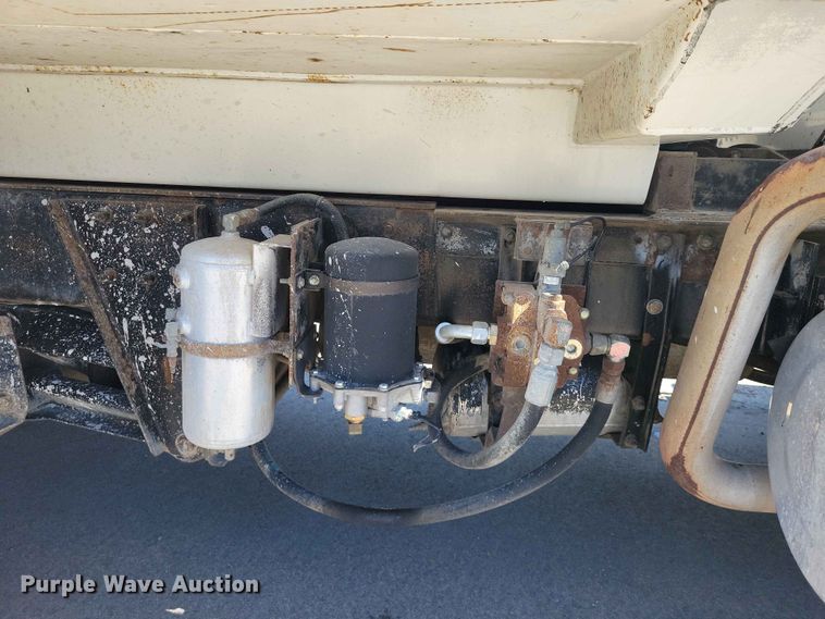 image for item DZ7276 1999 Mack RD688S dump truck