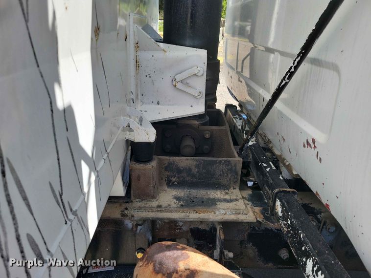image for item DZ7276 1999 Mack RD688S dump truck