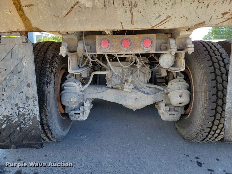 image for item DZ7276 1999 Mack RD688S dump truck