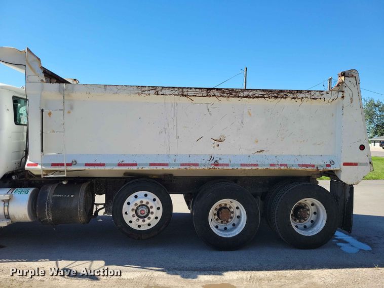 image for item DZ7276 1999 Mack RD688S dump truck