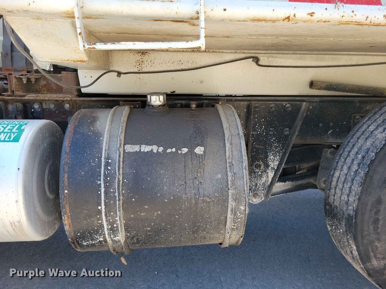 image for item DZ7276 1999 Mack RD688S dump truck