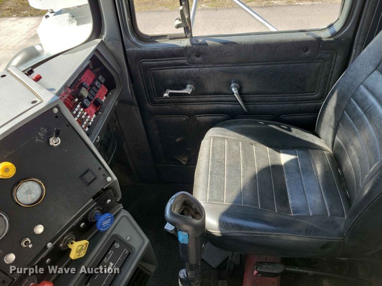 image for item DZ7276 1999 Mack RD688S dump truck