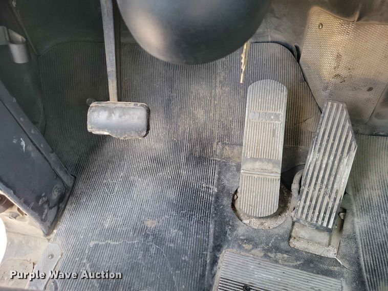 image for item DZ7276 1999 Mack RD688S dump truck