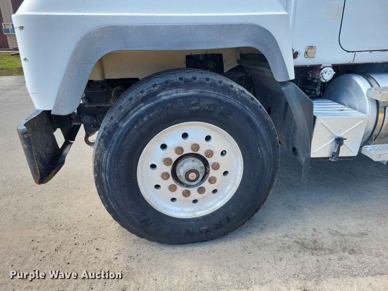 image for item DZ7276 1999 Mack RD688S dump truck