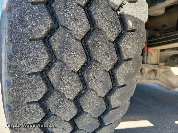 image for item DZ7276 1999 Mack RD688S dump truck