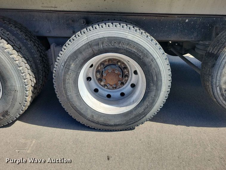 image for item DZ7276 1999 Mack RD688S dump truck