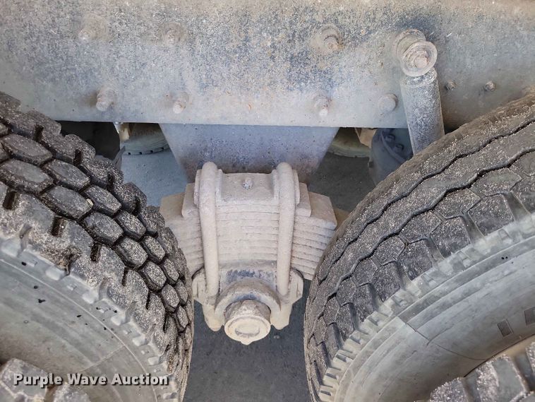 image for item DZ7276 1999 Mack RD688S dump truck