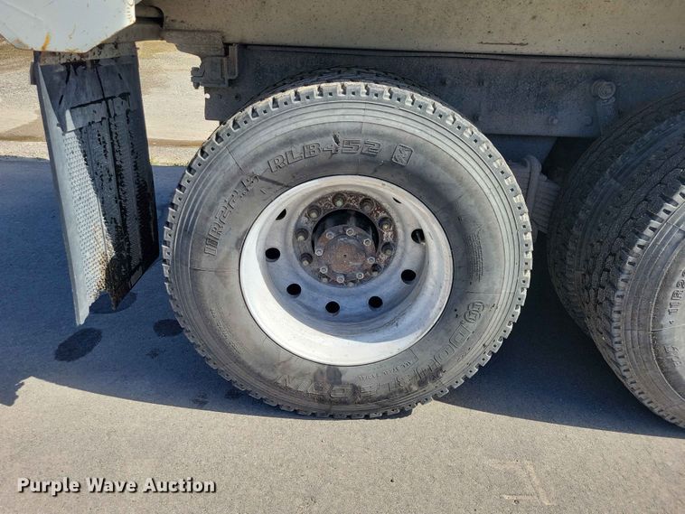 image for item DZ7276 1999 Mack RD688S dump truck