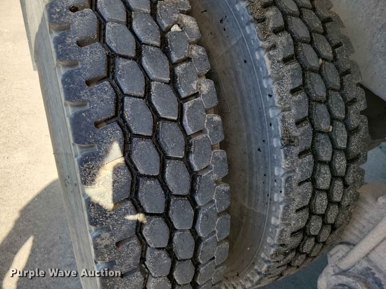 image for item DZ7276 1999 Mack RD688S dump truck