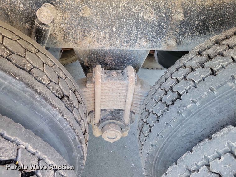 image for item DZ7276 1999 Mack RD688S dump truck