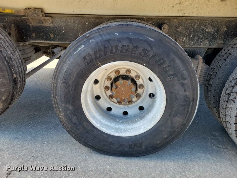 image for item DZ7276 1999 Mack RD688S dump truck