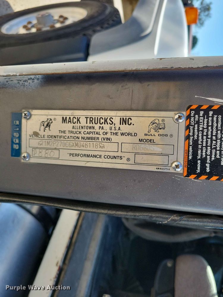 image for item DZ7276 1999 Mack RD688S dump truck