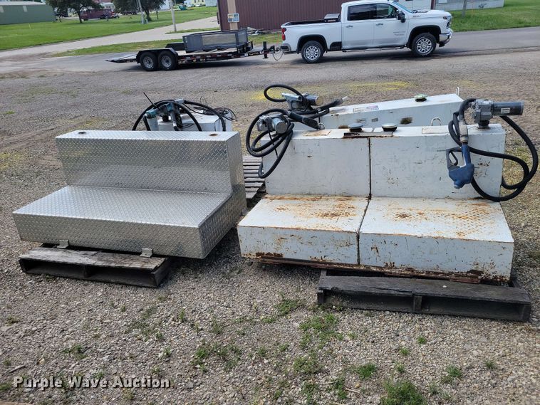 image for item DZ7279 (4) fuel tanks