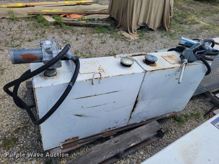 image for item DZ7279 (4) fuel tanks