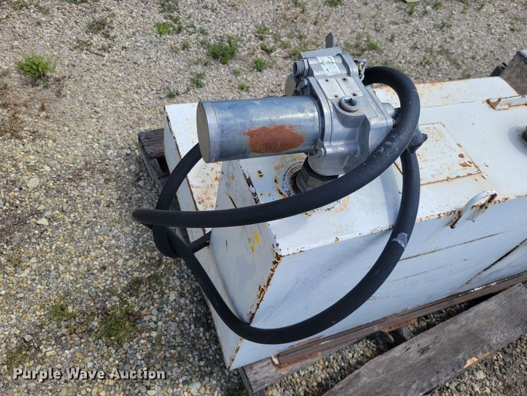 image for item DZ7279 (4) fuel tanks