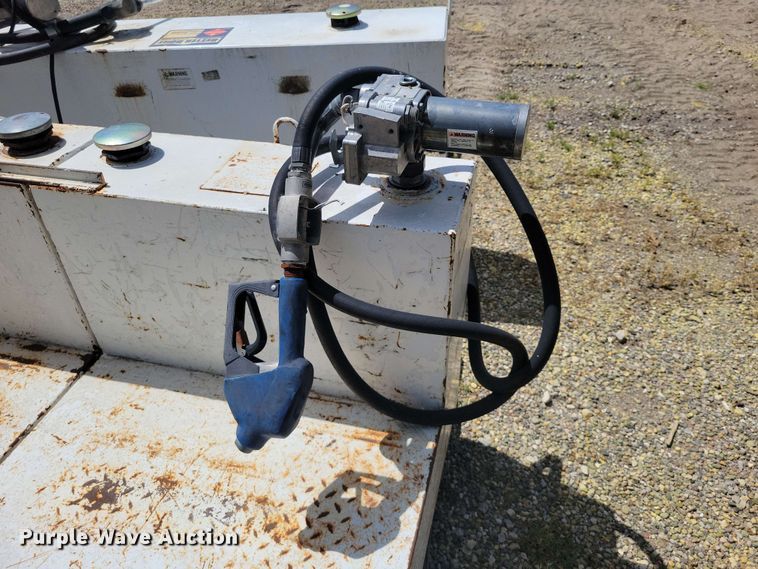 image for item DZ7279 (4) fuel tanks