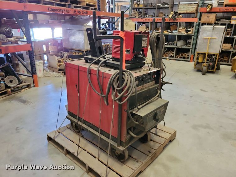 image for item DZ7281 Lincoln Idealarc DC-600 welder