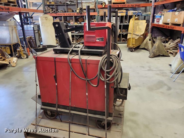 image for item DZ7281 Lincoln Idealarc DC-600 welder