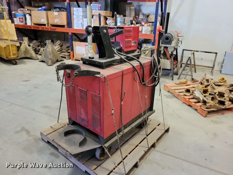 image for item DZ7281 Lincoln Idealarc DC-600 welder
