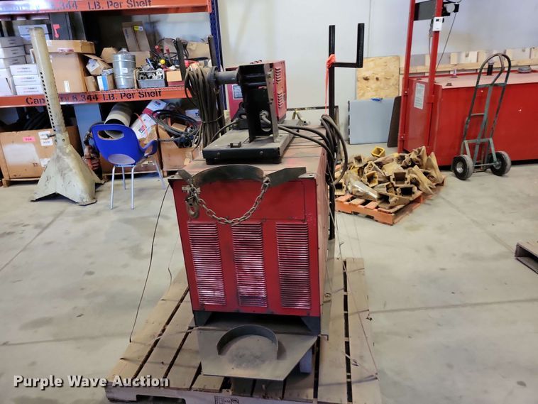 image for item DZ7281 Lincoln Idealarc DC-600 welder