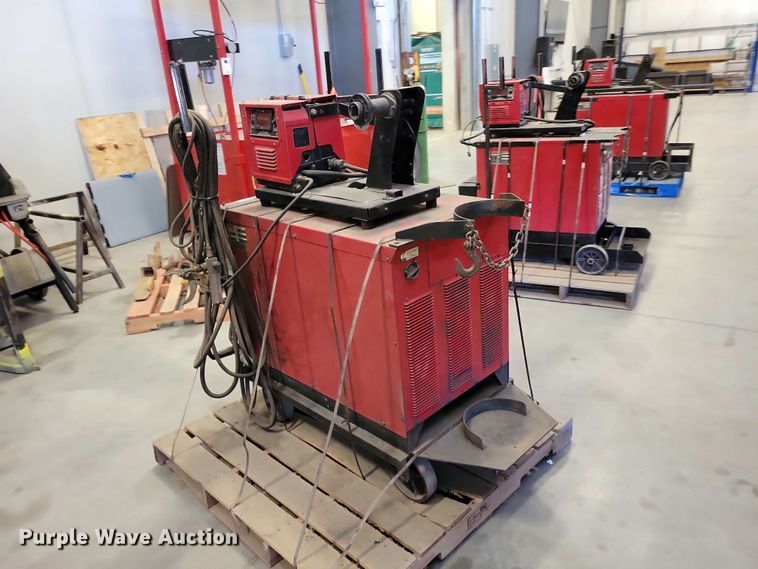 image for item DZ7281 Lincoln Idealarc DC-600 welder