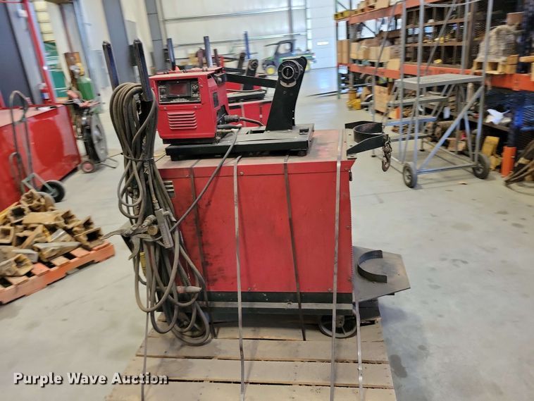 image for item DZ7281 Lincoln Idealarc DC-600 welder