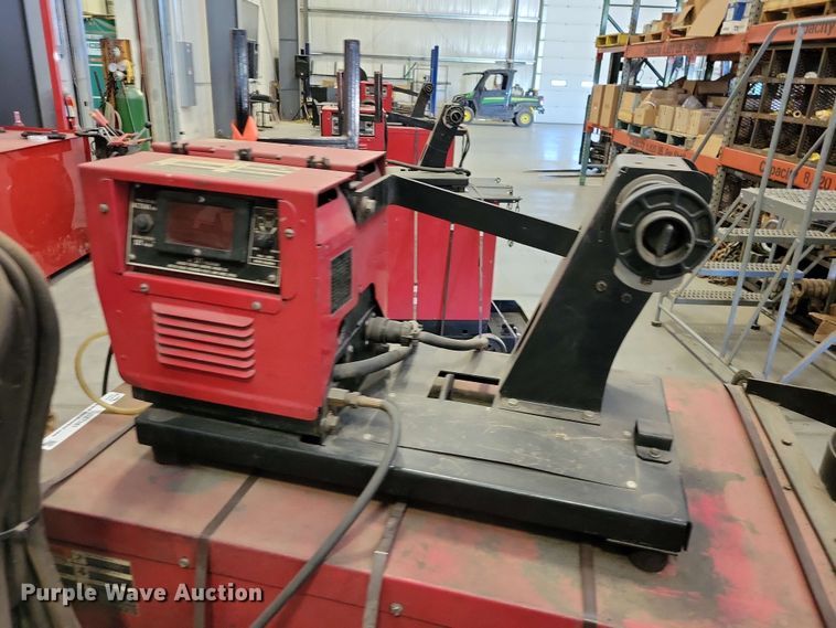image for item DZ7281 Lincoln Idealarc DC-600 welder