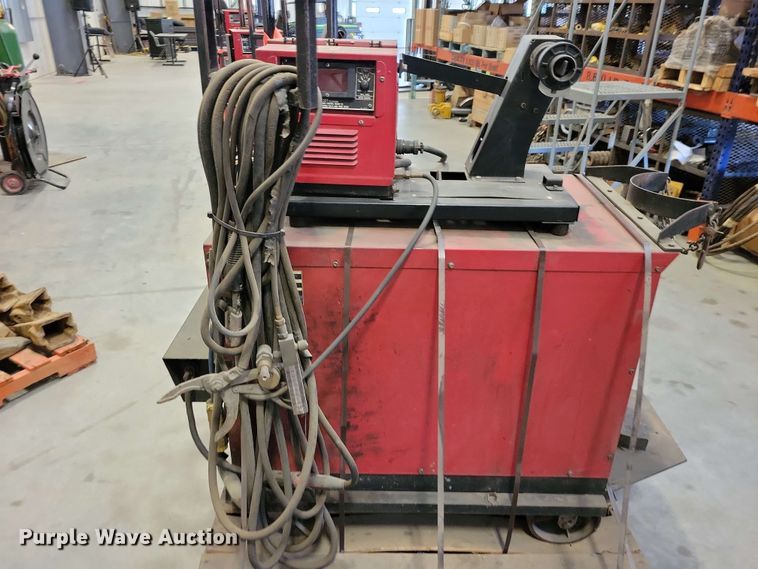 image for item DZ7281 Lincoln Idealarc DC-600 welder